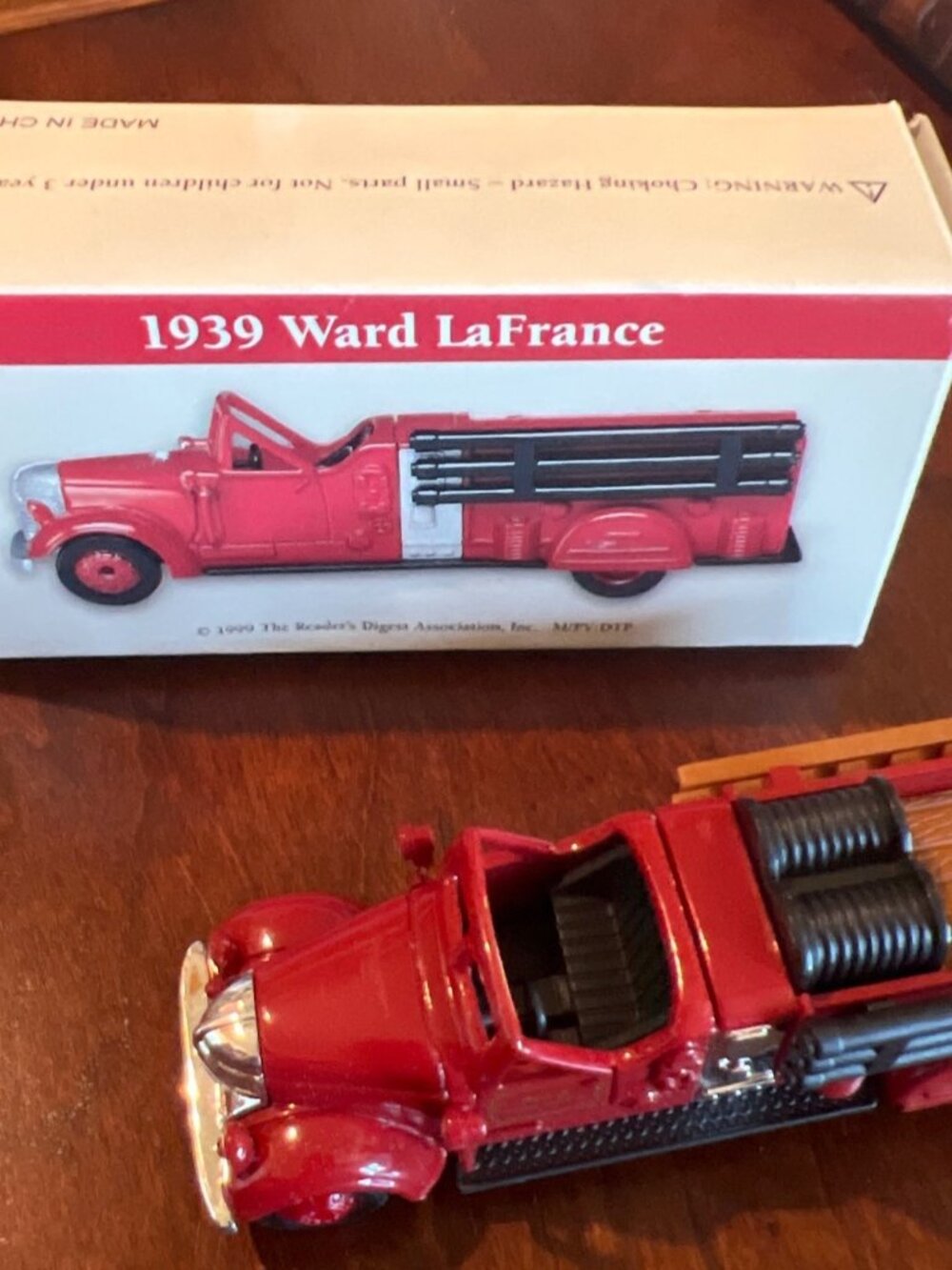 Reader's Digest diecast 1939 Ward LaFrance fire truck New 1999 Vintage